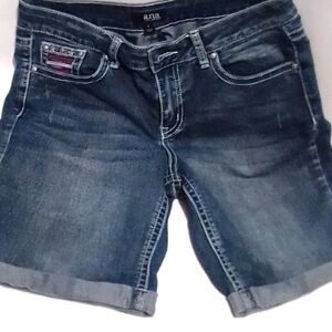 ana denim ladies shorts size 8.
